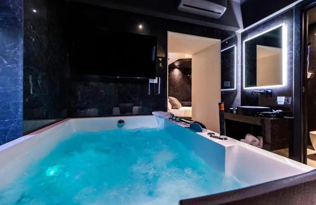 4 Suites " Unconventional Living Rooms "-1